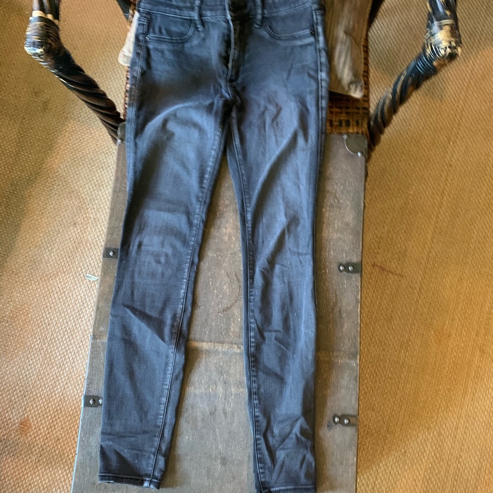 Black Abercrombie and Fitch skinny jeans
